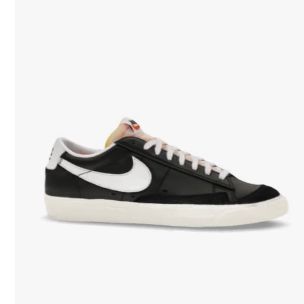Nike blazer low ‘77 vintage sneakers unisex black and white